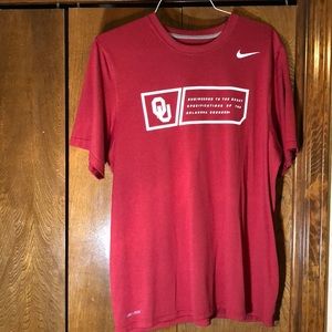 University of Oklahoma dri fit T Shirt.